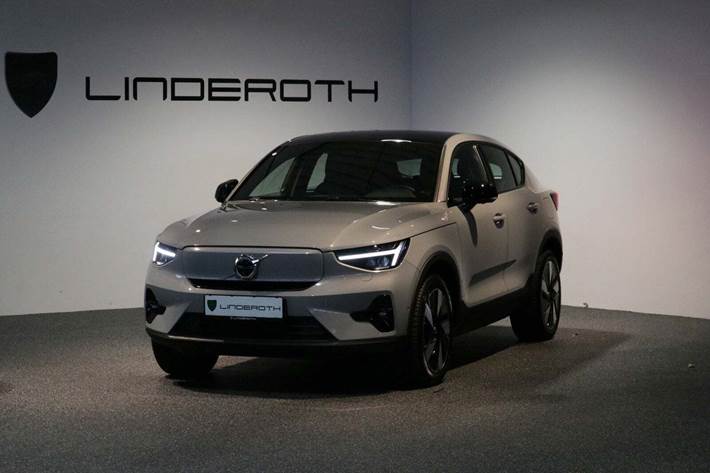 Grå Volvo C40 fra 2024 set udefra