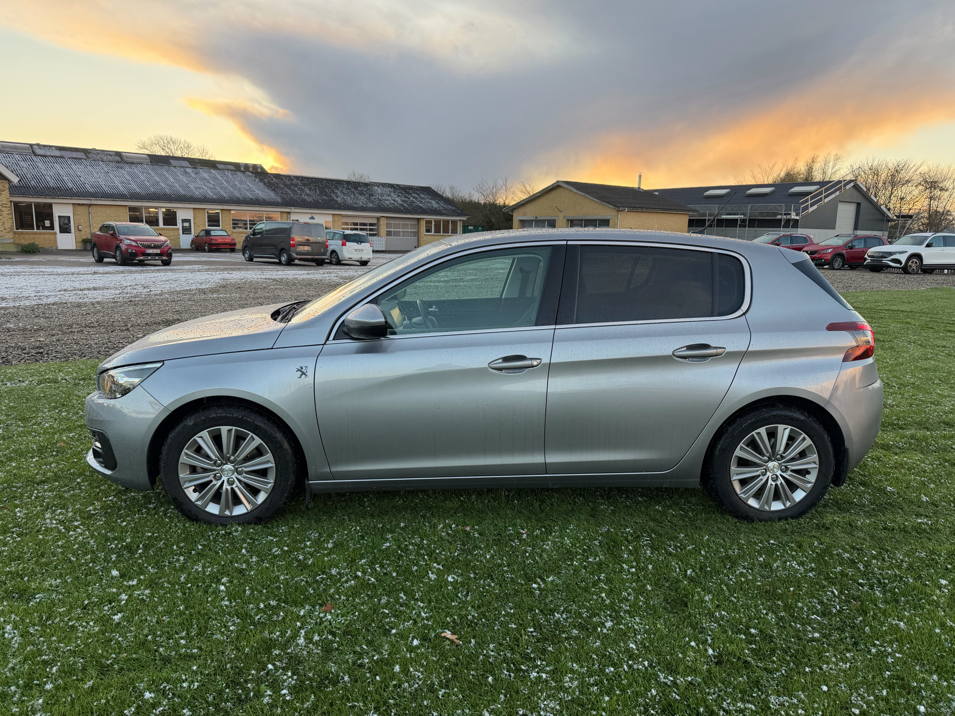 Peugeot 308 1,5 BlueHDi Infinity 130HK 5d 6g