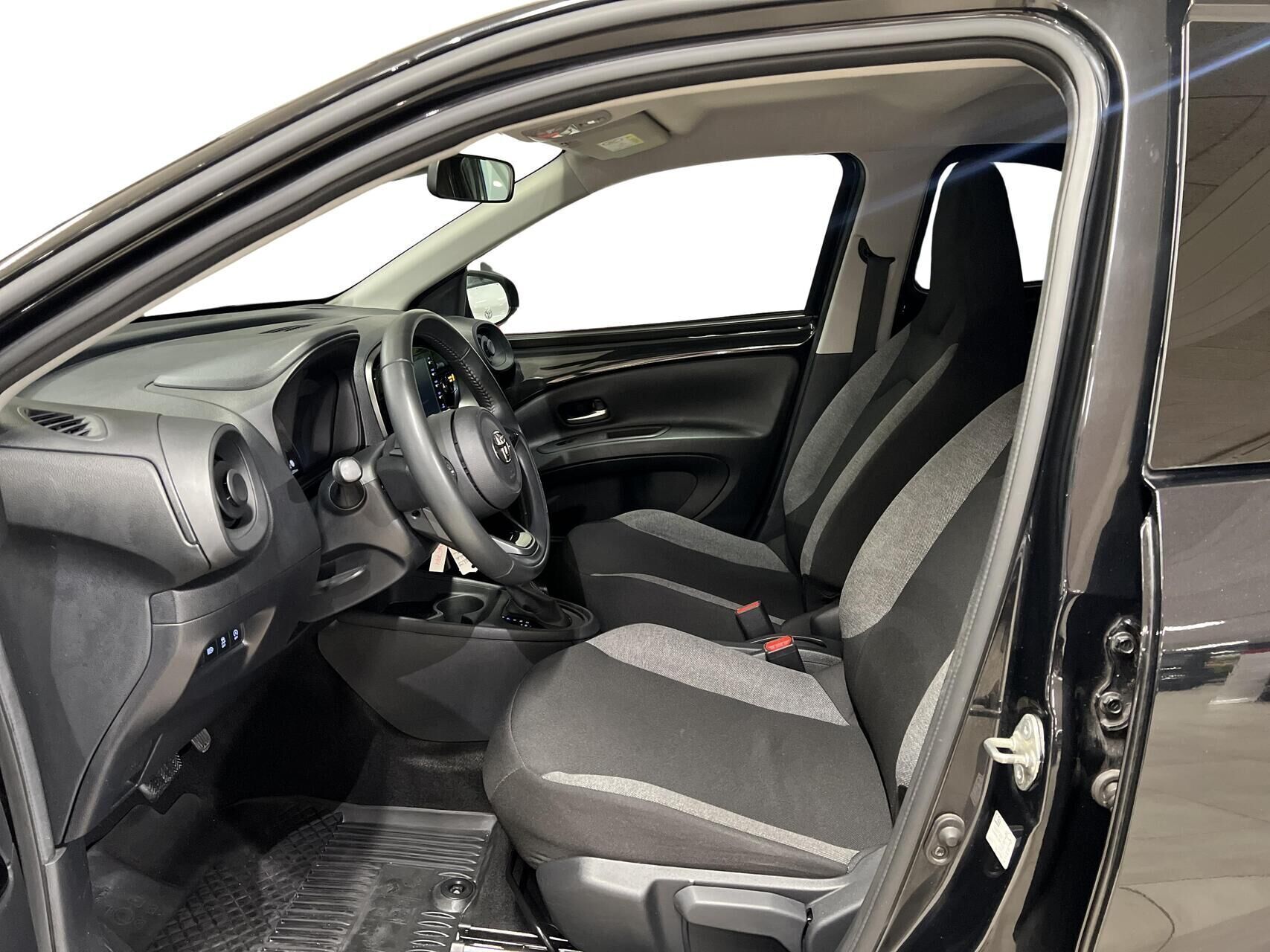 Toyota Aygo X 1,0 VVT-I Active 72HK 5d Aut.