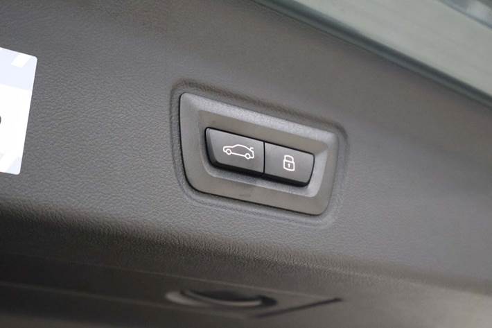 Grøn BMW i4 fra 2025