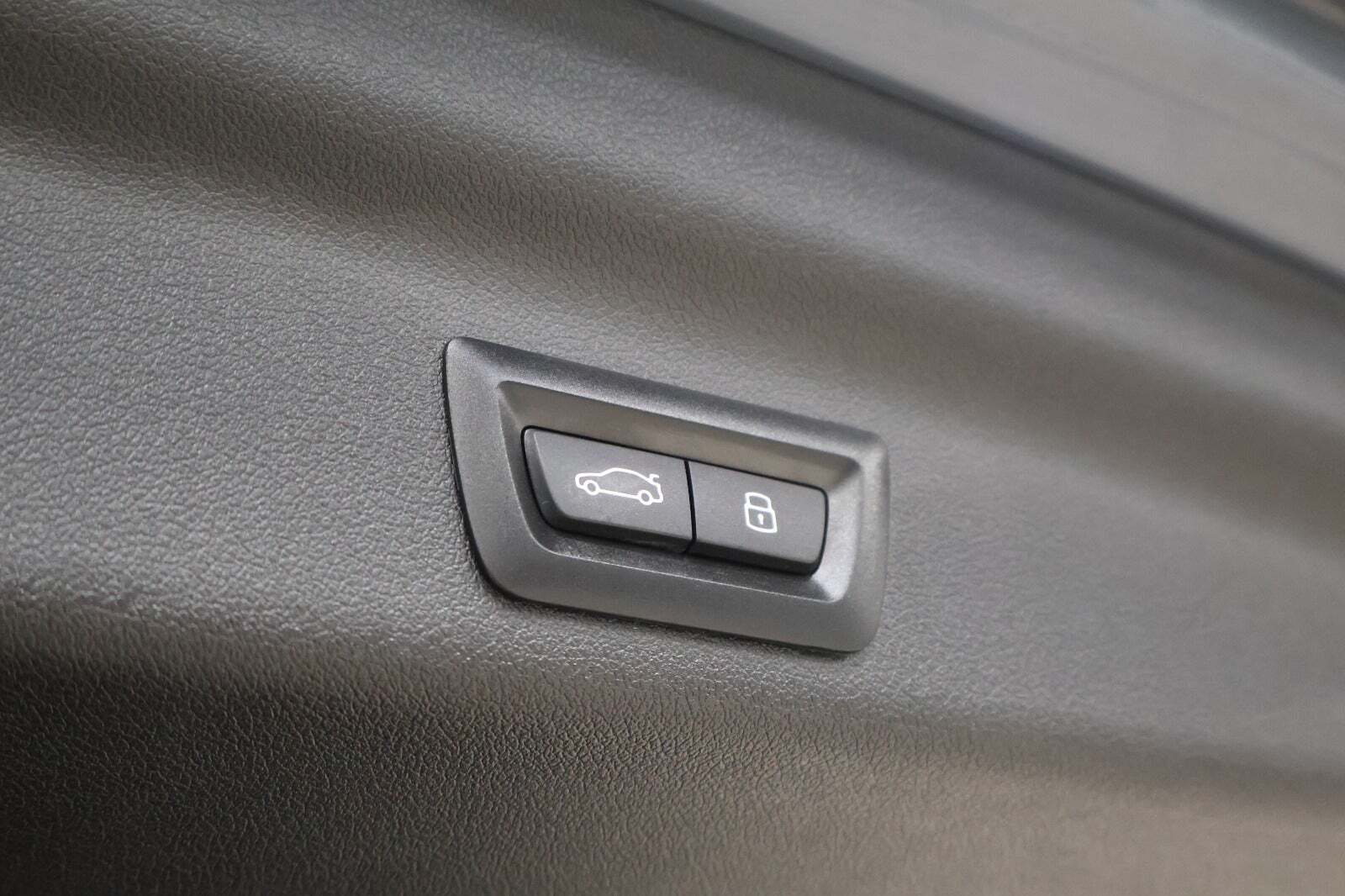 Grå BMW iX1 fra 2023