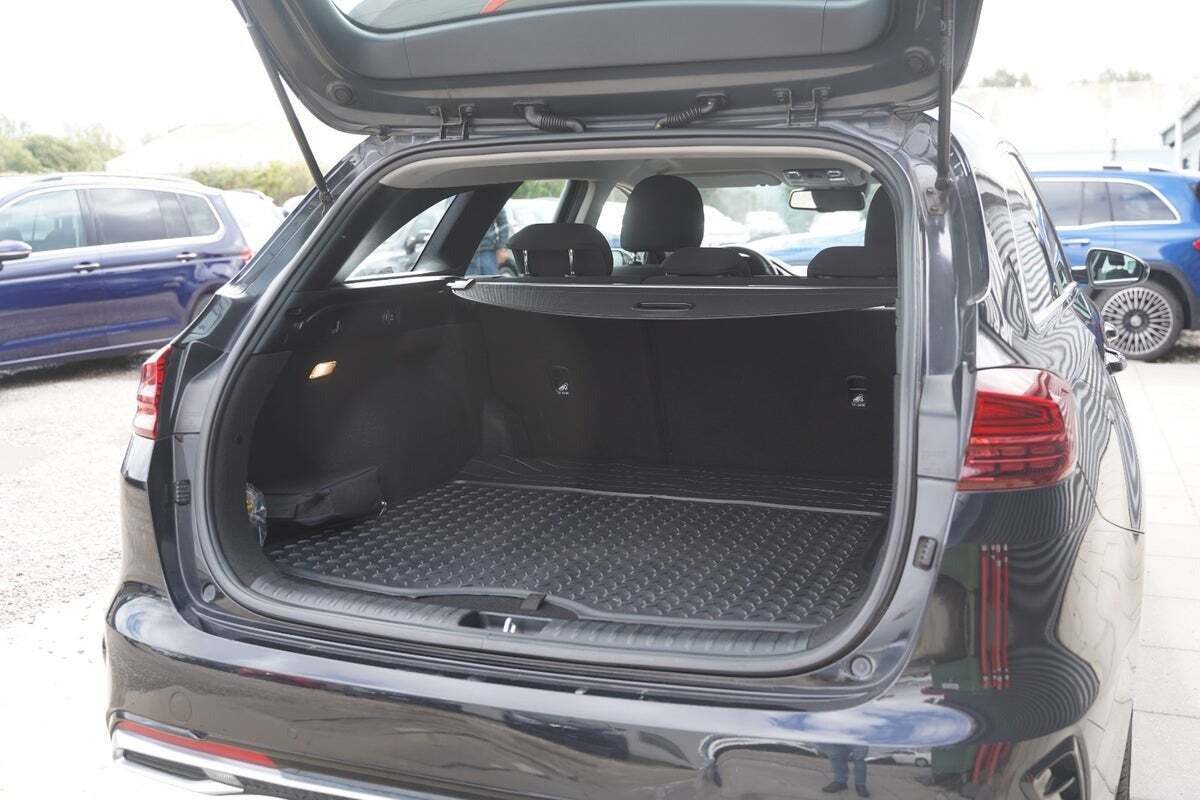 Sort Kia Ceed fra 2022