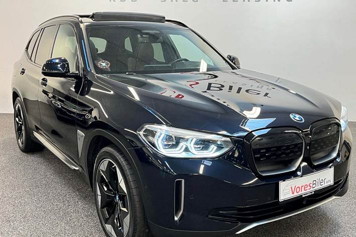 Blå BMW iX3 fra 2022