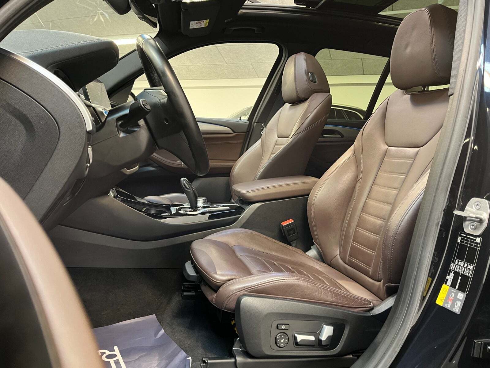 BMW iX3 Charged Plus