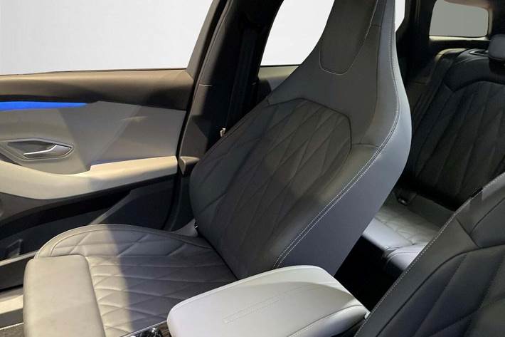 Blå Ford Explorer fra 2025