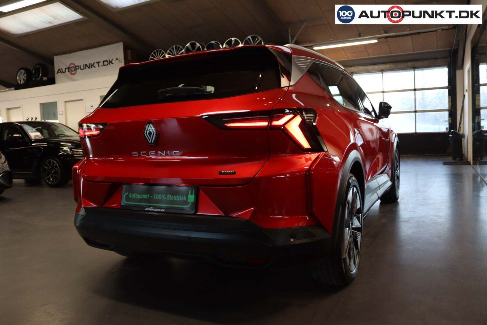 Rød Renault Scenic E-Tech fra 2024