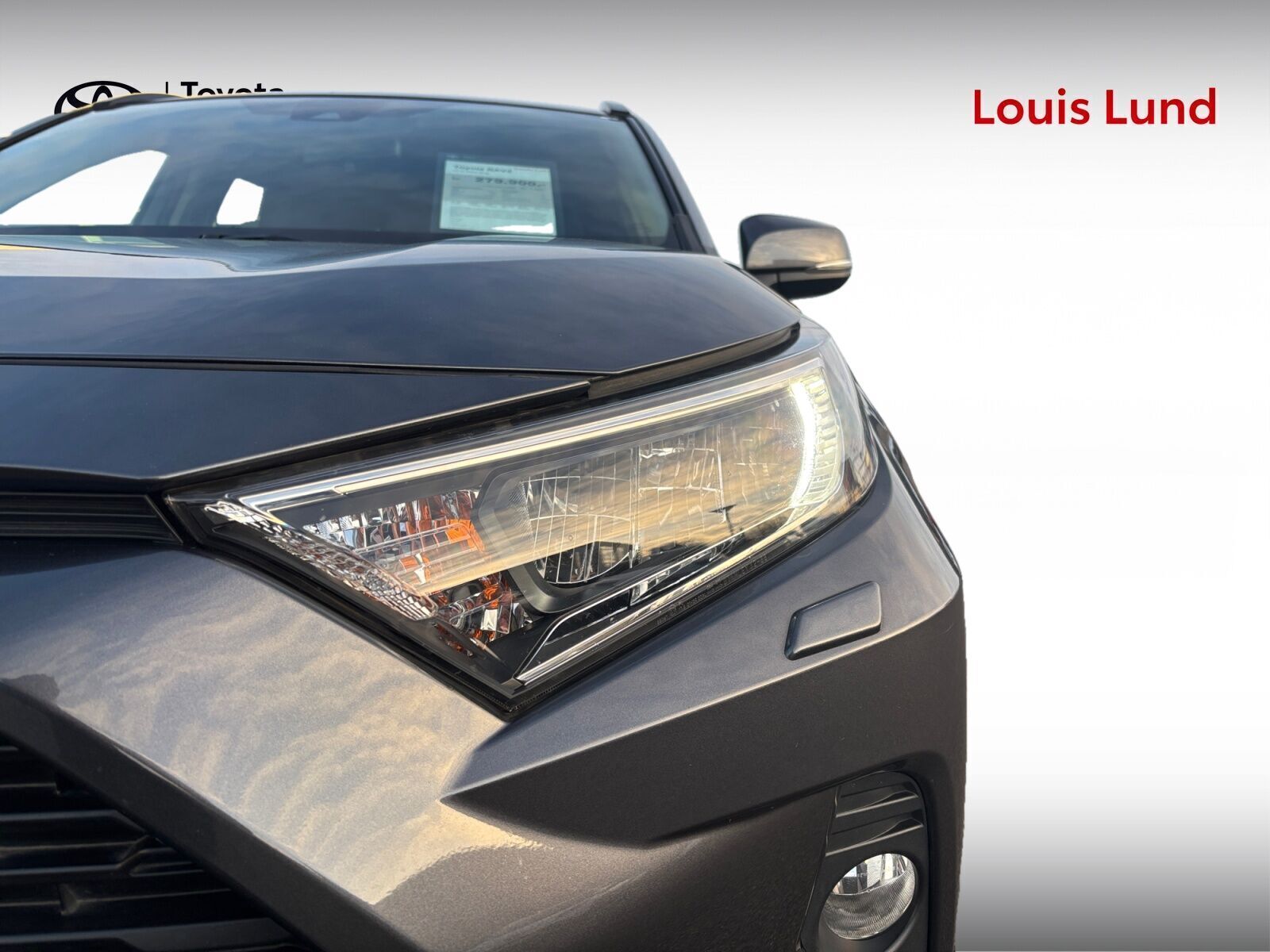 Grå Toyota RAV4 fra 2020