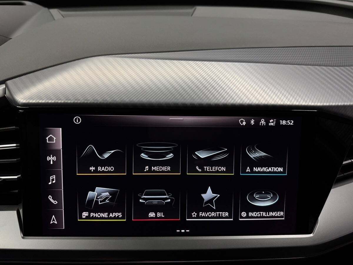 Blå Audi Q4 e-tron fra 2024