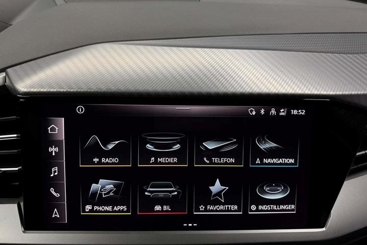 Blå Audi Q4 e-tron fra 2024