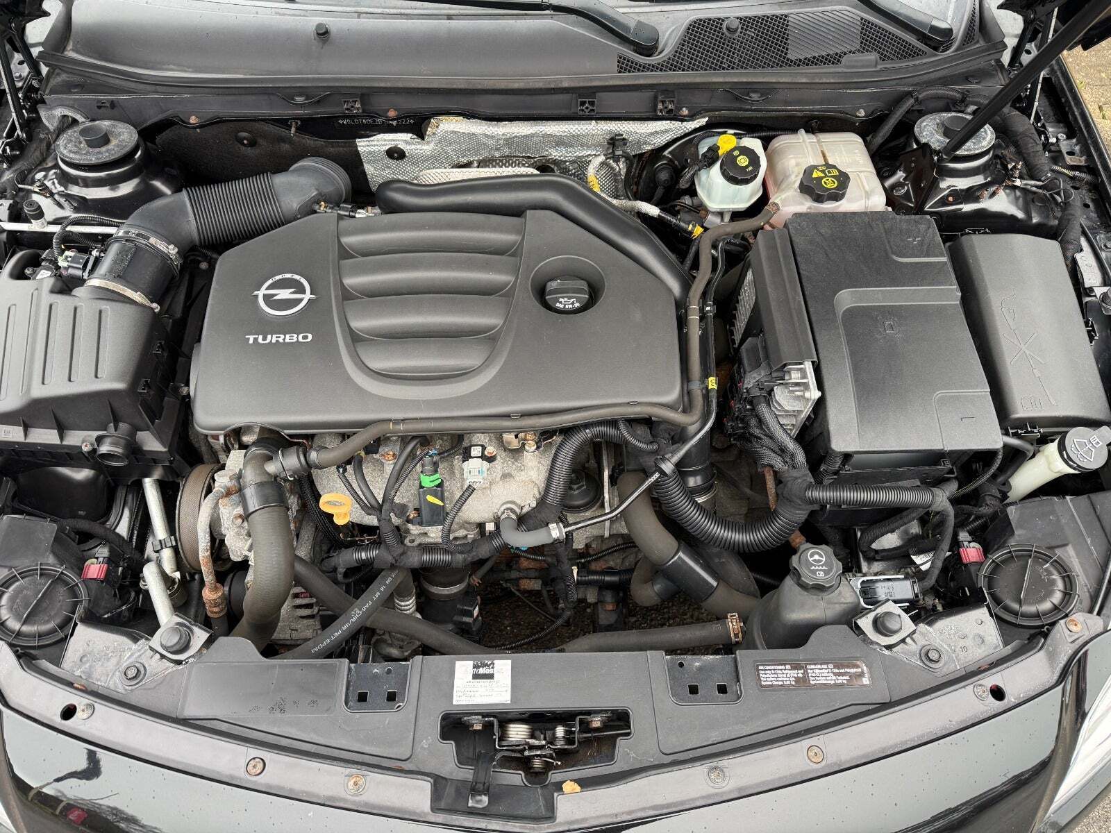 Sort Opel Insignia fra 2011