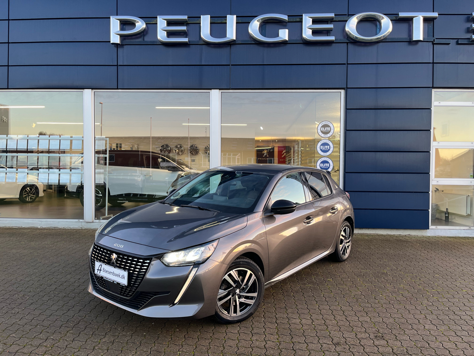 Peugeot 208 1,2 PureTech Allure Pack EAT8 100HK 5d 8g Aut.