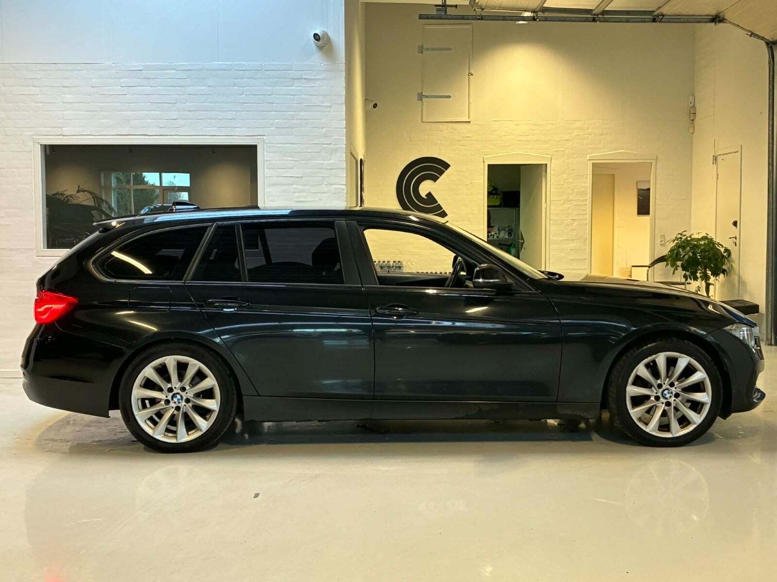 BMW 320d 2,0 Touring Luxury Line aut.