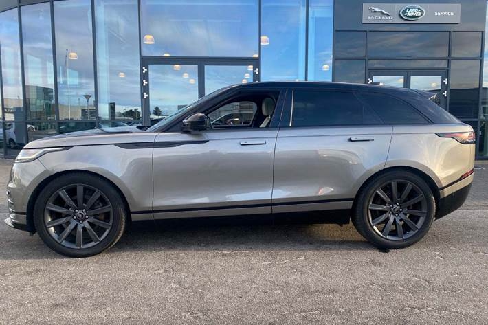 Grå Land Rover Range Rover Velar fra 2019