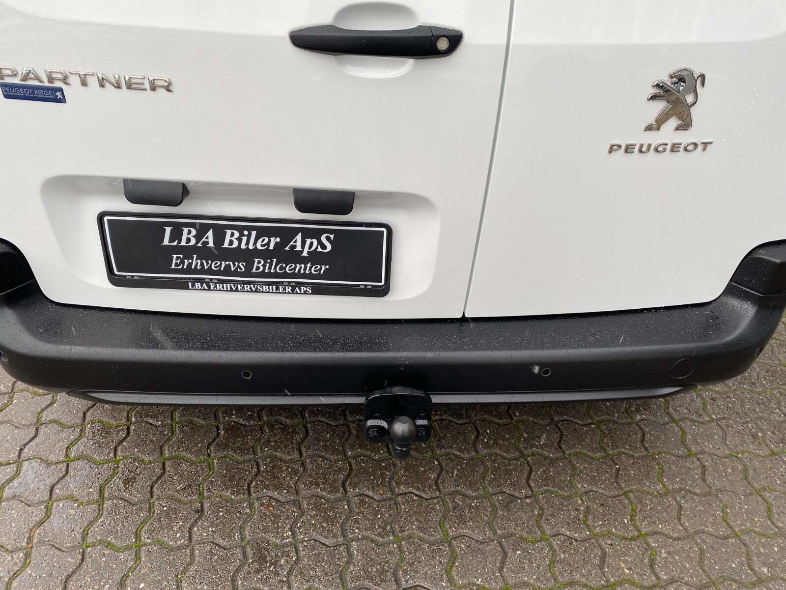 Hvid Peugeot Partner fra 2021