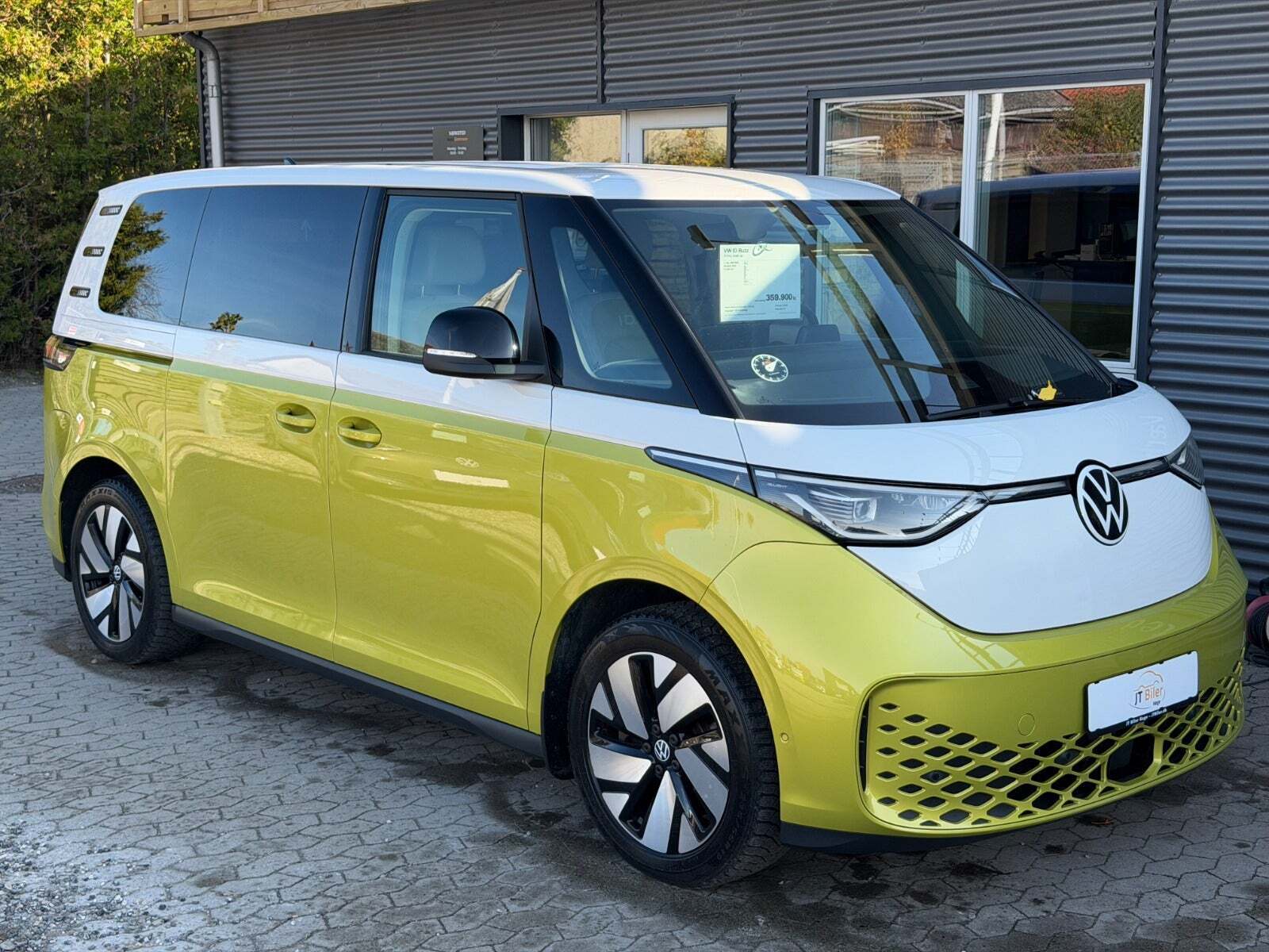 VW ID.Buzz 77 Pro SWB