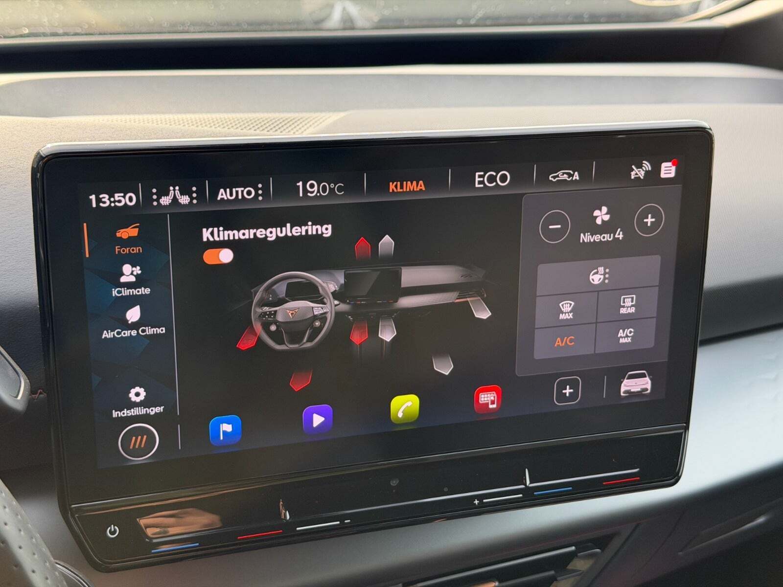 Blå Cupra Born fra 2023