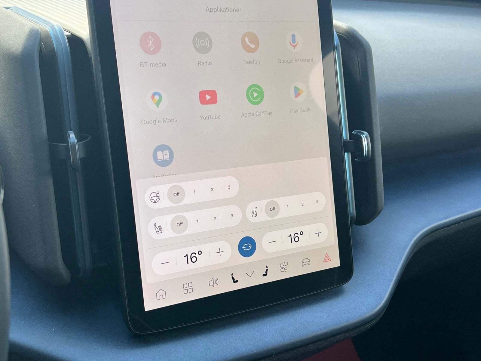 Blå Volvo EX30 fra 2024