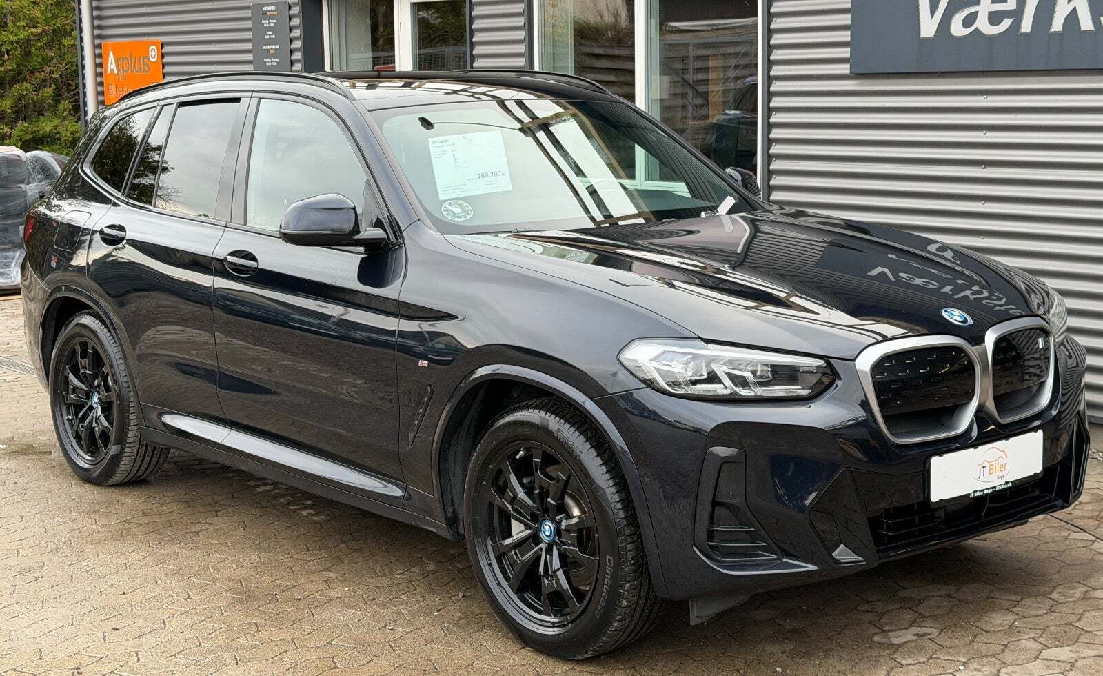 BMW iX3 Charged M-Sport