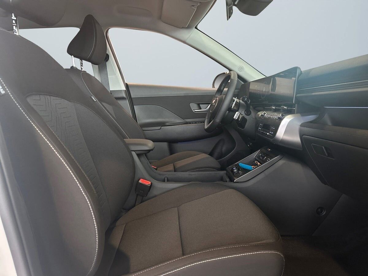 Hvid Hyundai Kona fra 2025