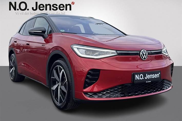 Rød VW ID.4 fra 2025 set udefra