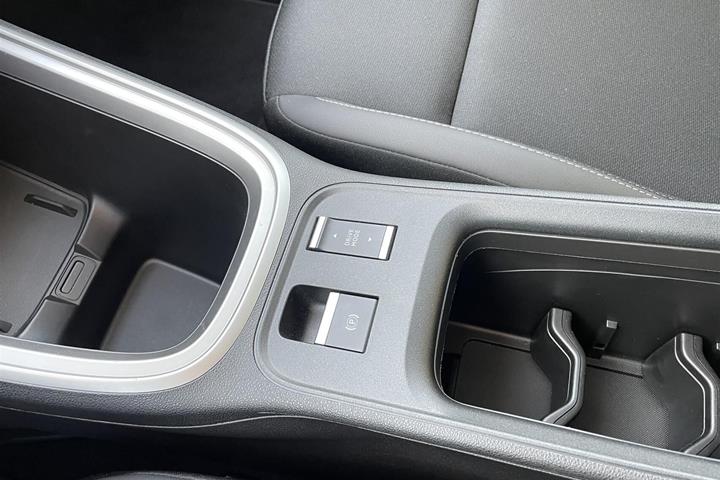 Grå Jeep Avenger fra 2025