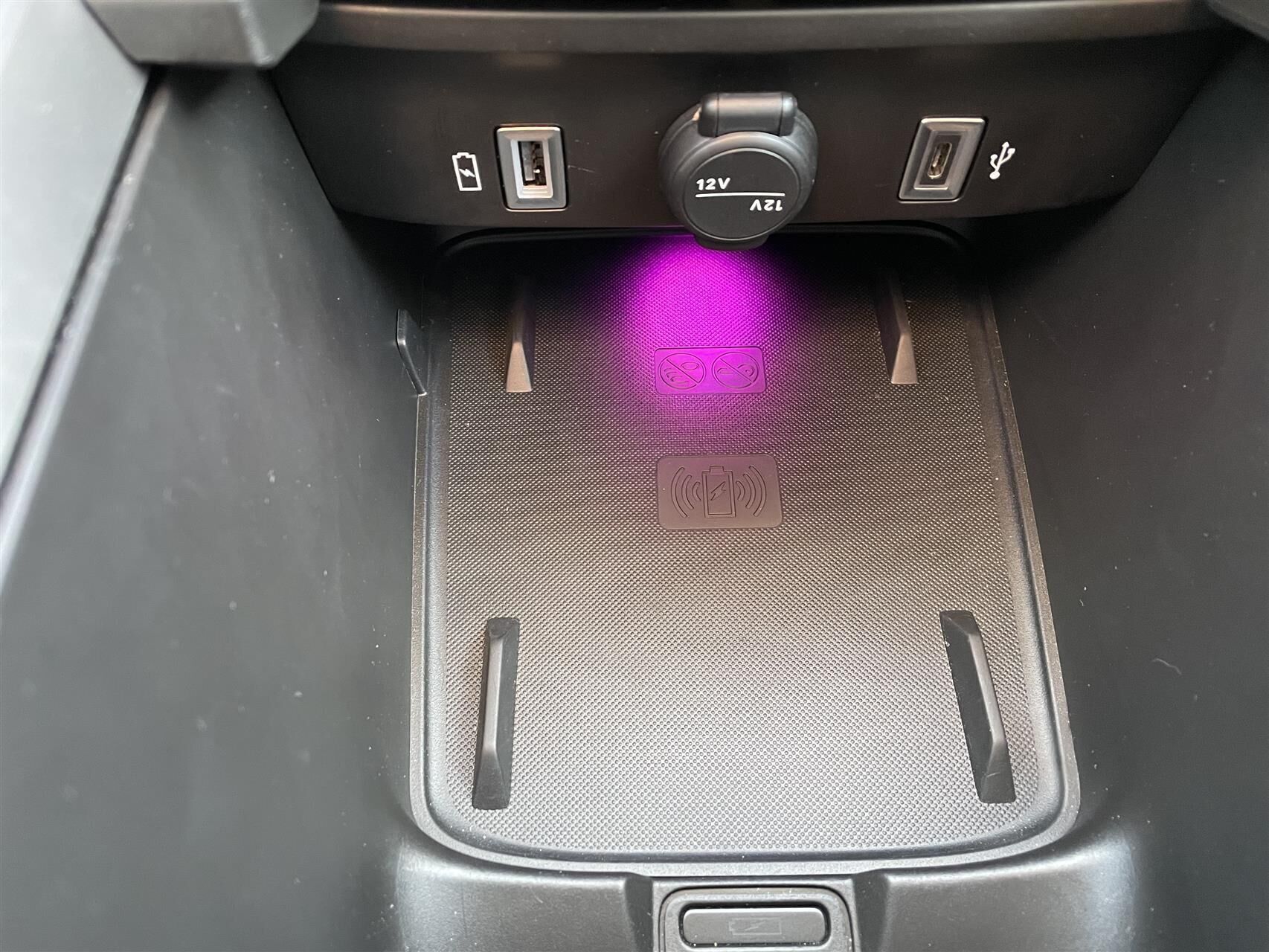 Grå Jeep Avenger fra 2025