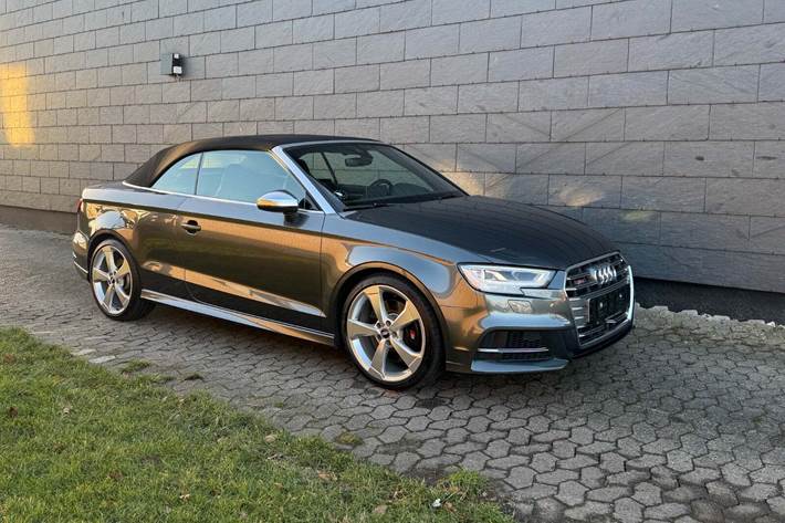 Sort Audi S3 fra 2020 set udefra