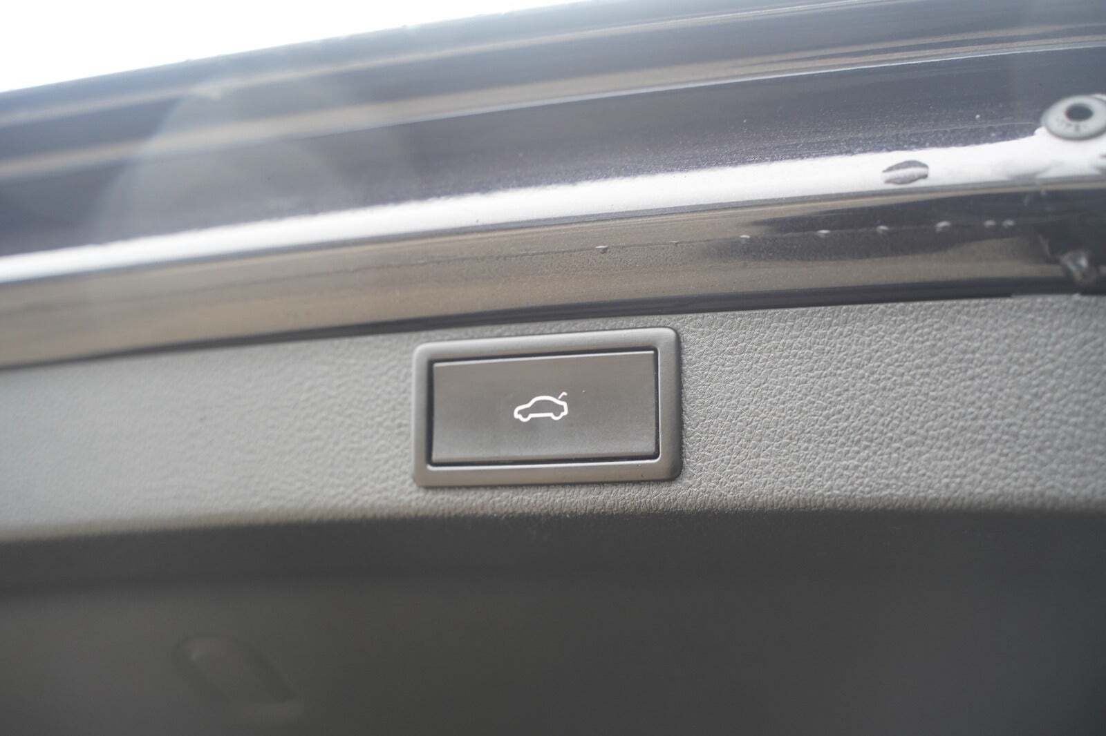 Sort Skoda Octavia fra 2021