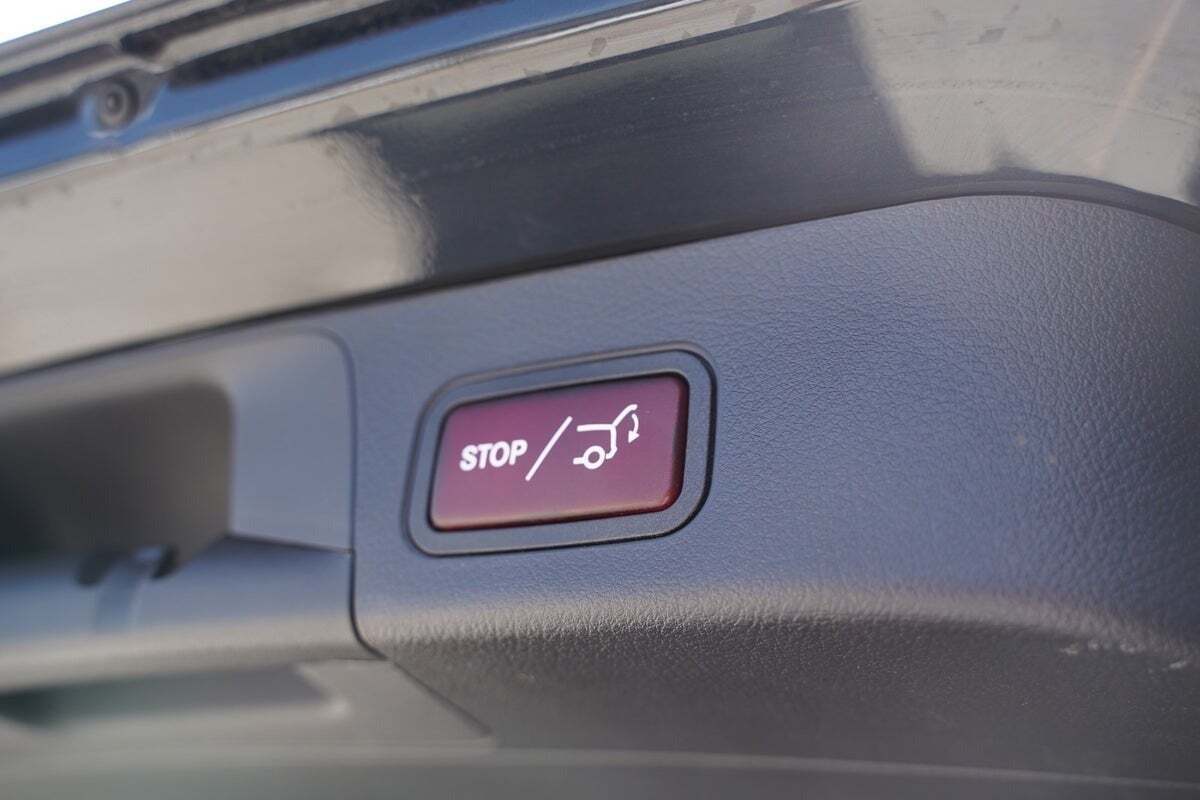 Sort Mercedes EQB300 fra 2024