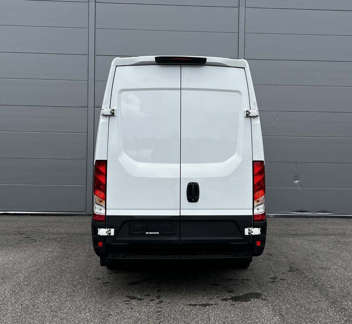 Iveco Daily 2,3 35S12 12m³ Van AG8