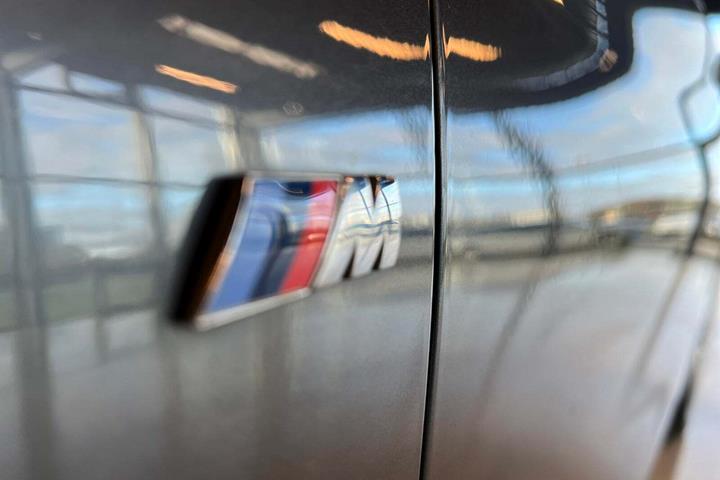 Grå BMW X1 fra 2020