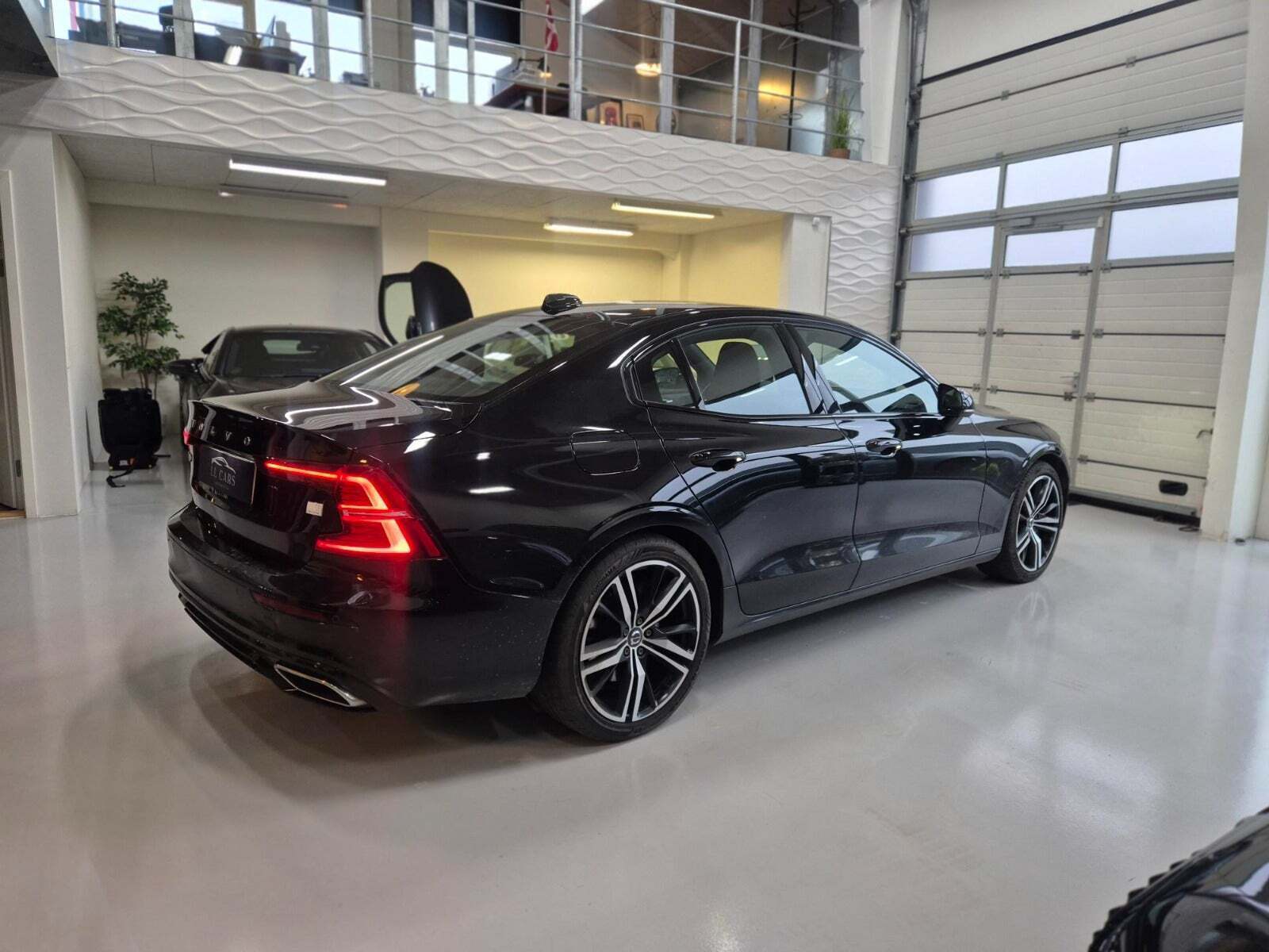 Volvo S60 2,0 T8 ReCharge R-Design aut. AWD