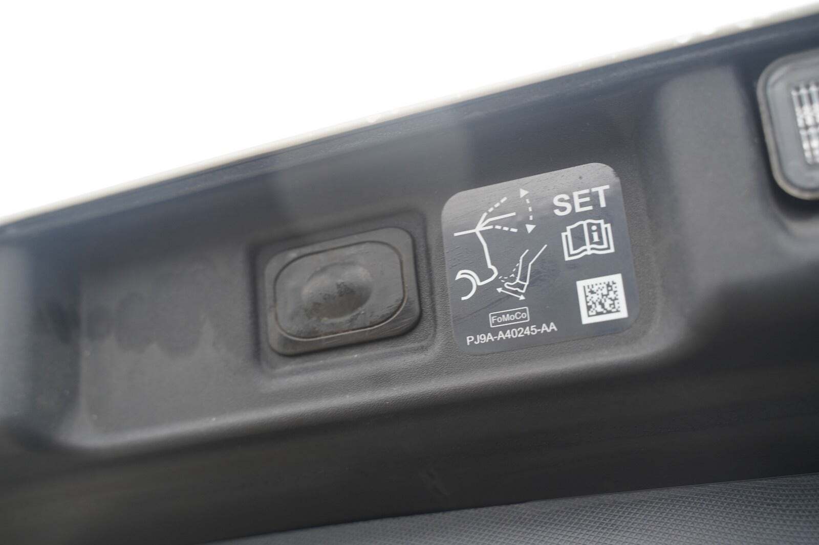 Hvid Ford Mustang Mach-E fra 2024