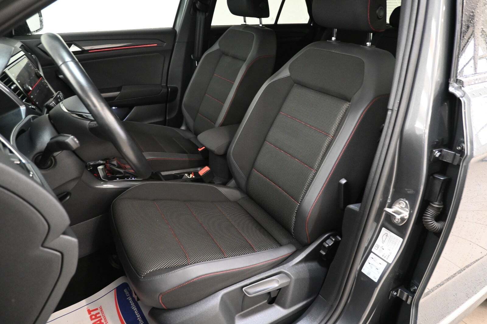 Grå VW T-Roc fra 2022