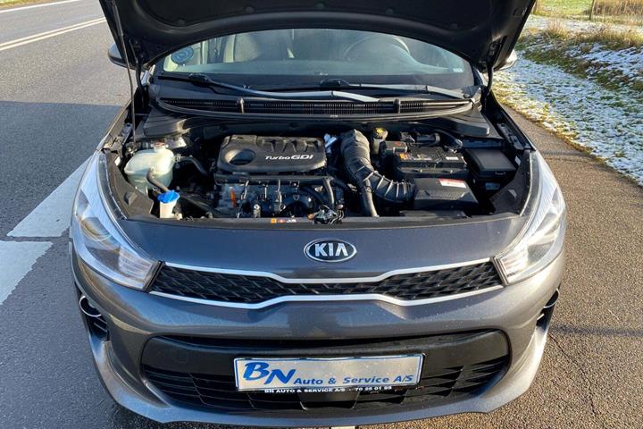 Grå Kia Rio fra 2019