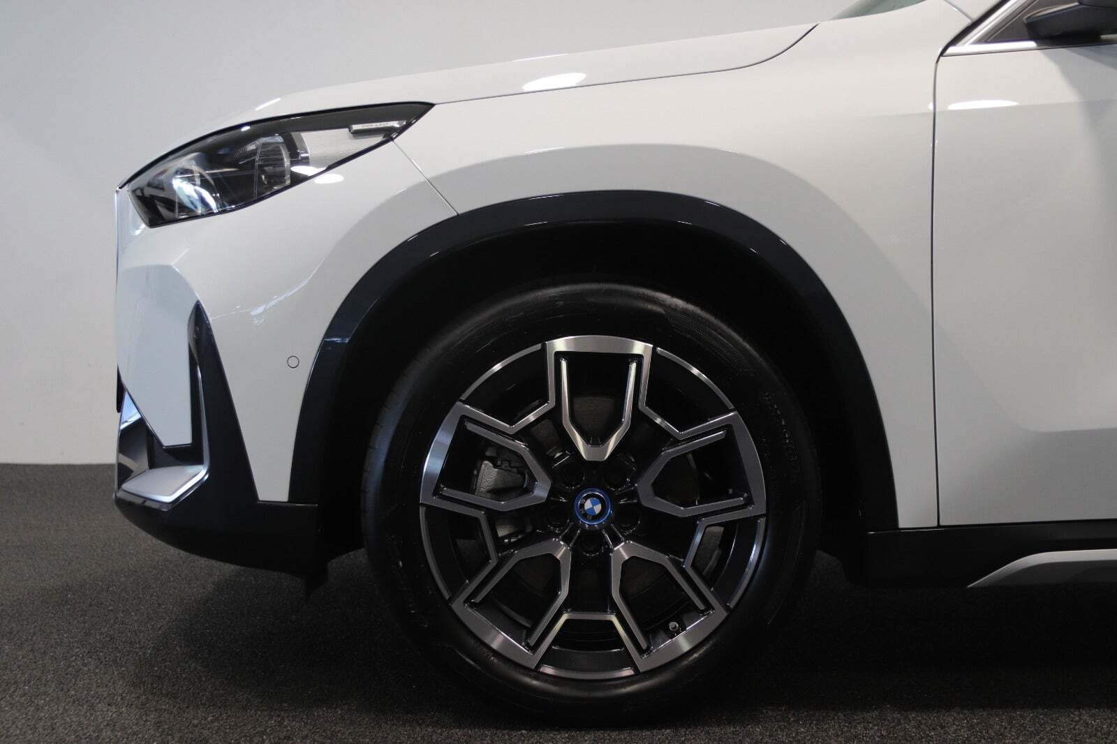 BMW iX1 xDrive30 X-Line