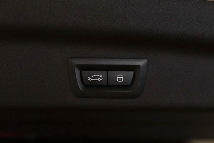 Hvid BMW iX1 fra 2023