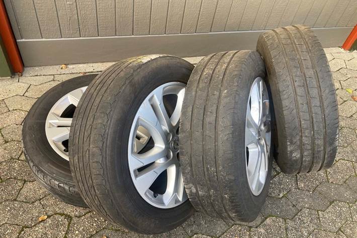 Hvid Opel Vivaro fra 2020