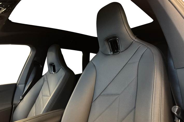 Grå BMW iX fra 2024