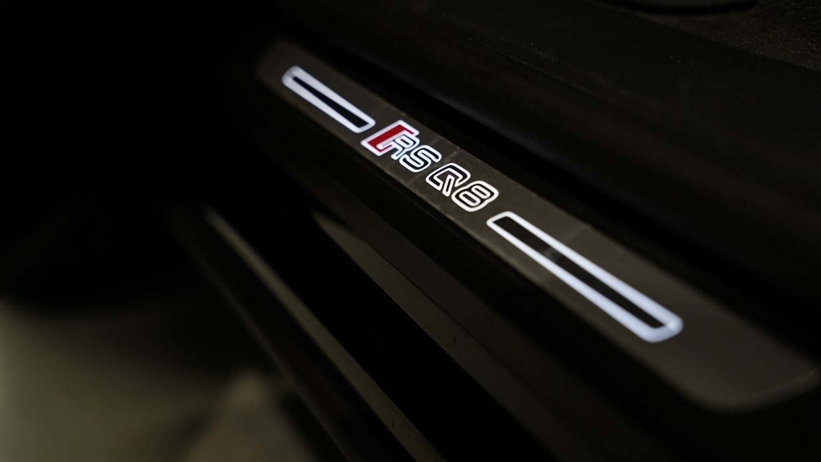 Sort Audi RS Q8 fra 2021