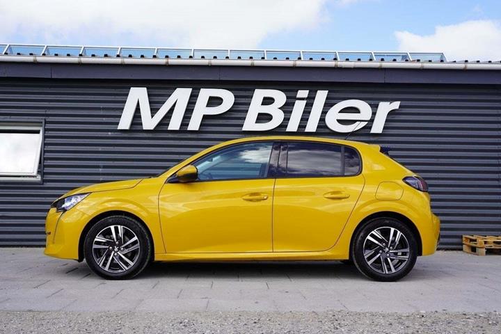 Gul Peugeot 208 fra 2022