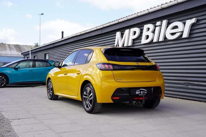 Gul Peugeot 208 fra 2022