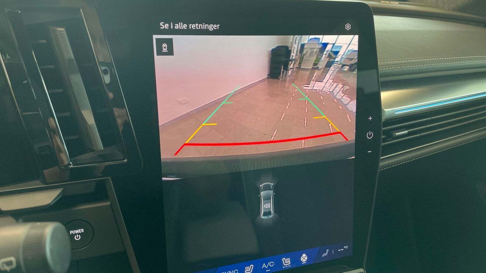 Hvid Renault Scenic E-Tech fra 2024