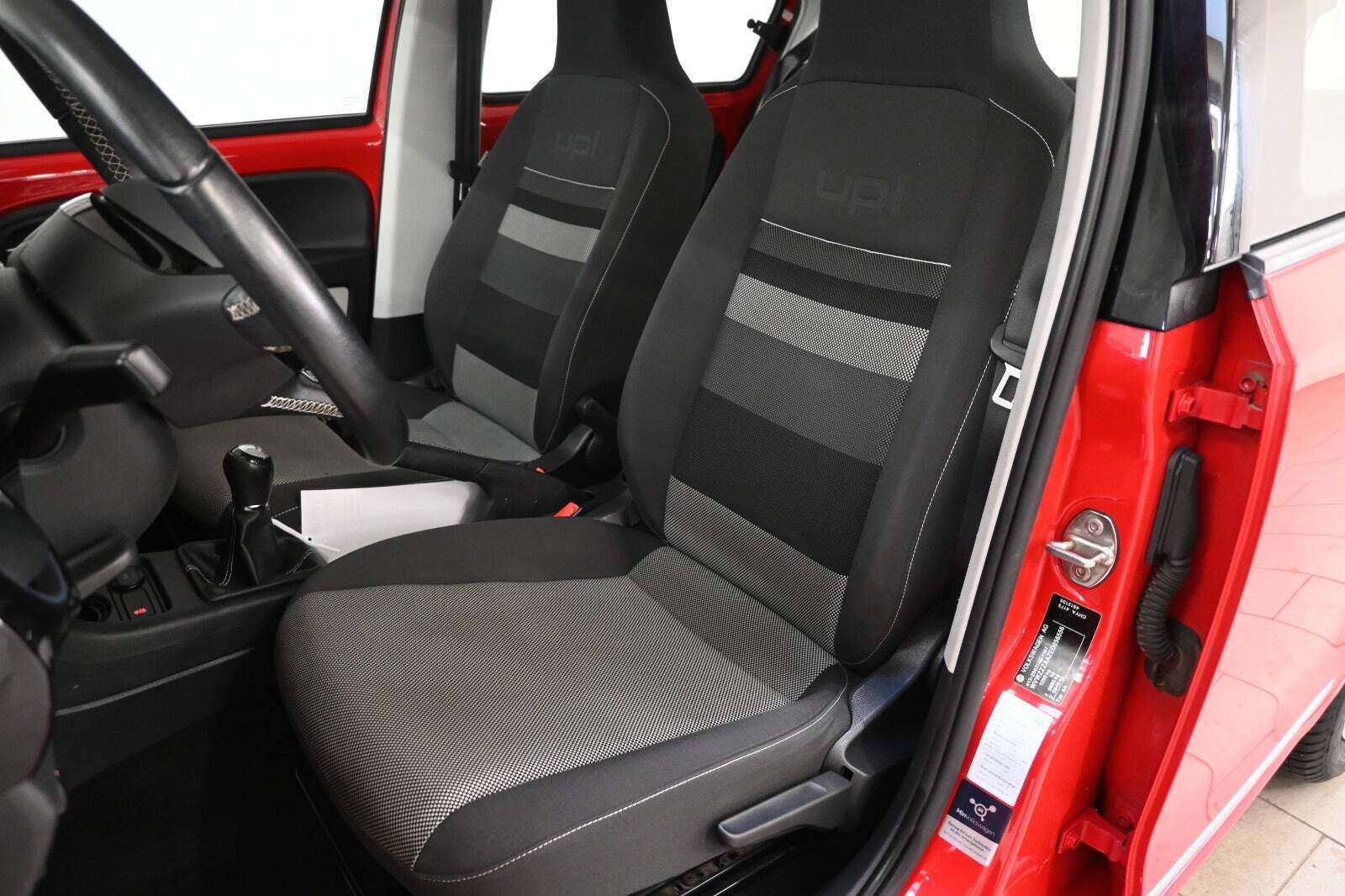 Rød VW UP! fra 2014