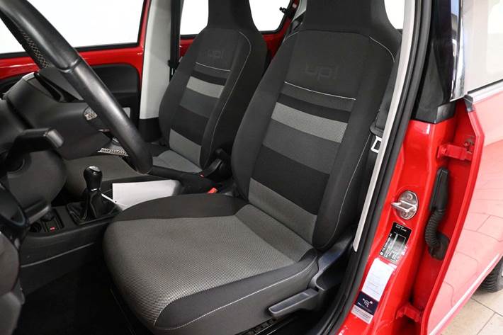 Rød VW UP! fra 2014