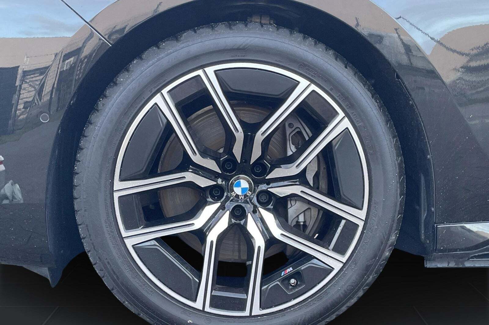 Sort BMW i7 fra 2024