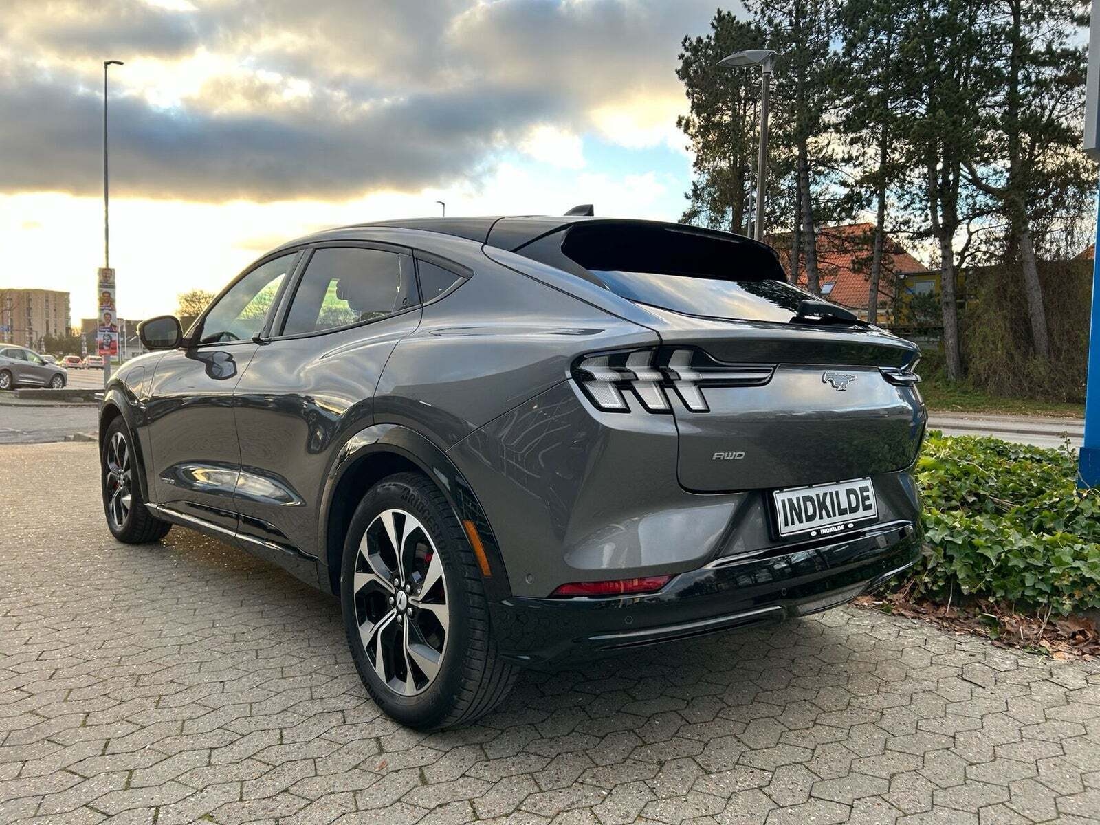 Ford Mustang Mach-E 75 Premium Standard Range AWD