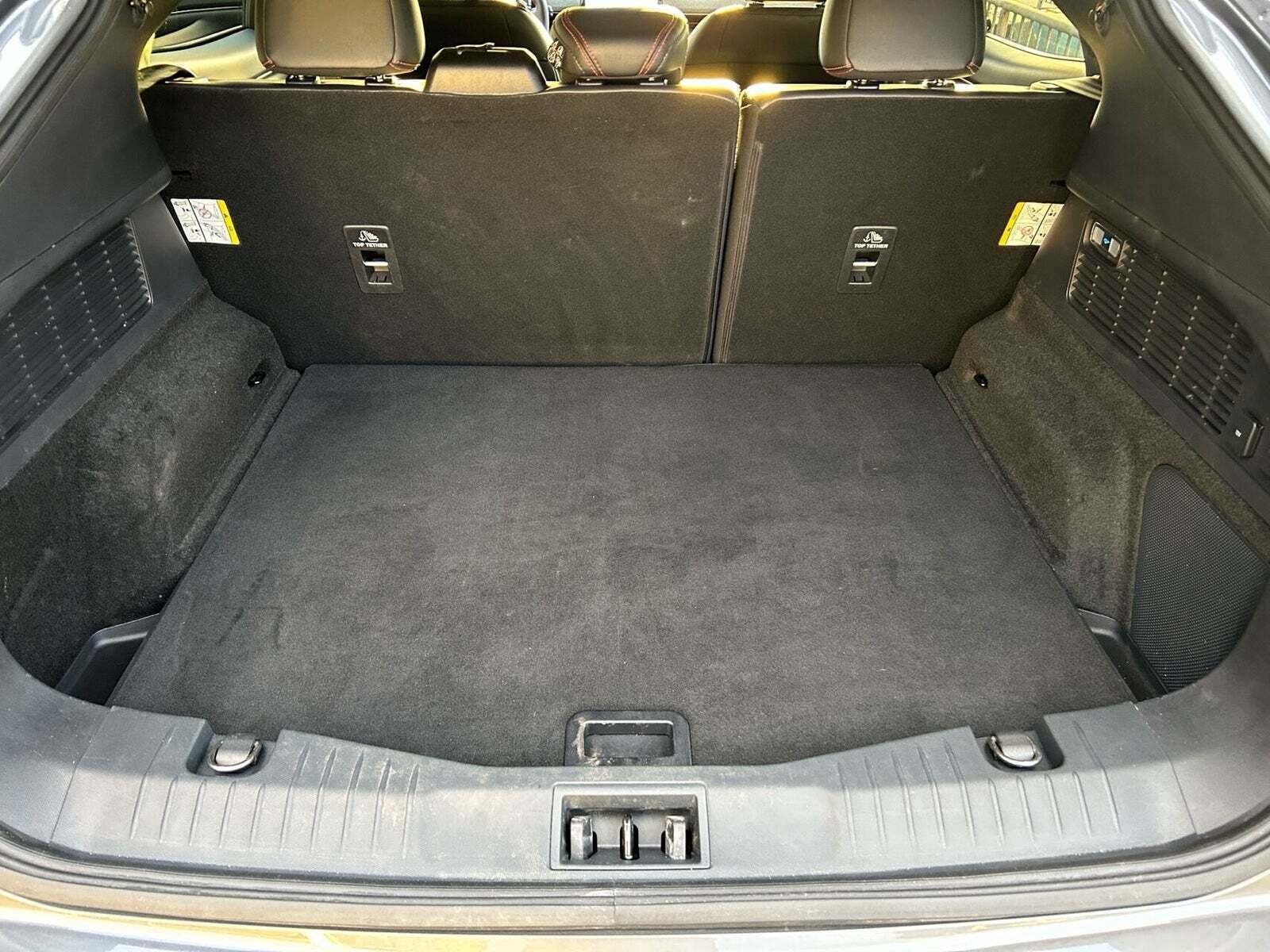 Grå Ford Mustang Mach-E fra 2023