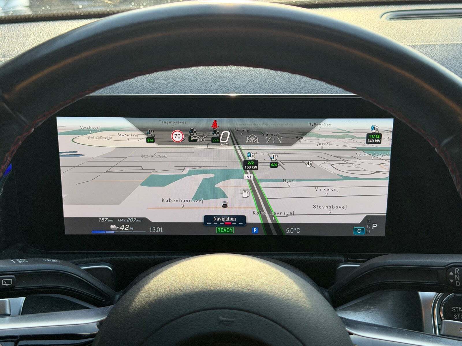 Sort Mercedes EQB250+ fra 2024