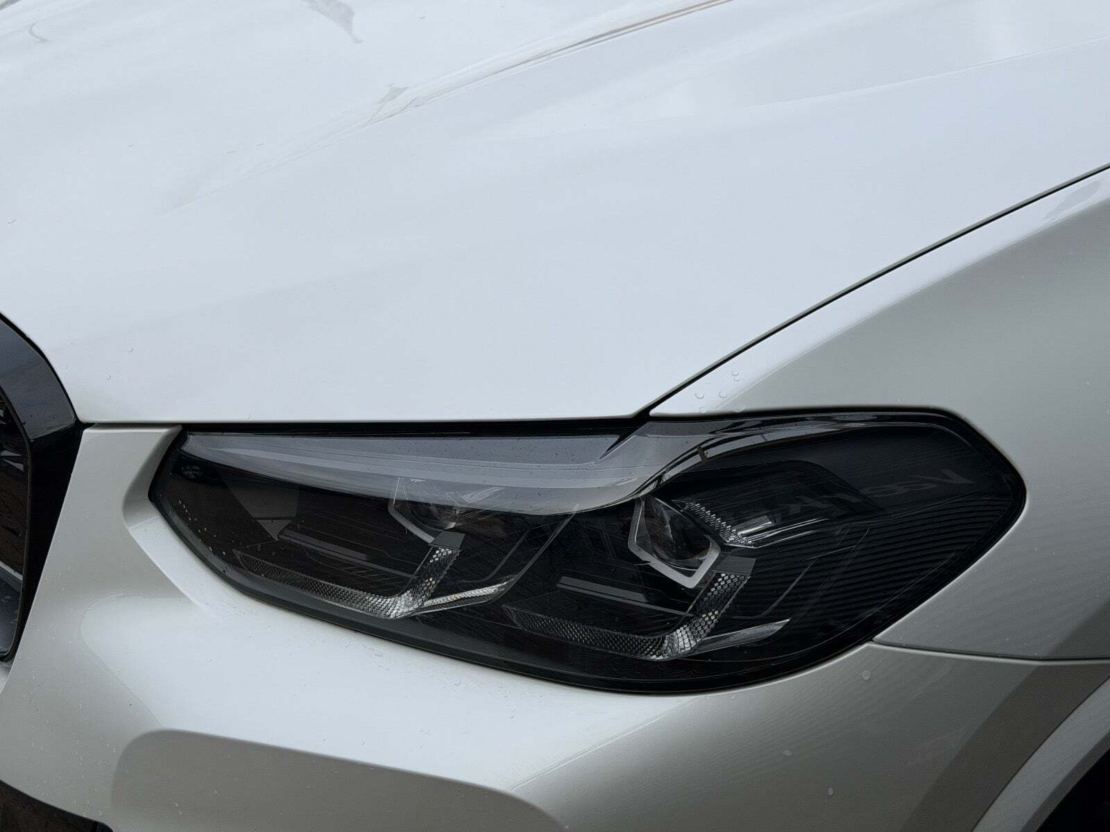 Hvid BMW iX3 fra 2024